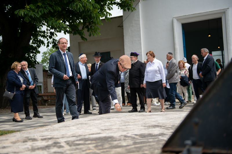 A fehérvári zsidóság deportálására emlékeztek a Mártírok emlékcsarnokában június 15, 2026 A fehérvári zsidóság deportálására emlékeztek a Mártírok emlékcsarnokában